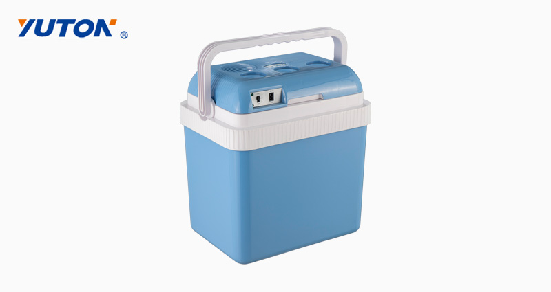 YT-A-24X 24L প্লাস্টিক 12 ভি পোর্টেবল থার্মোইলেকট্রিক কুলার